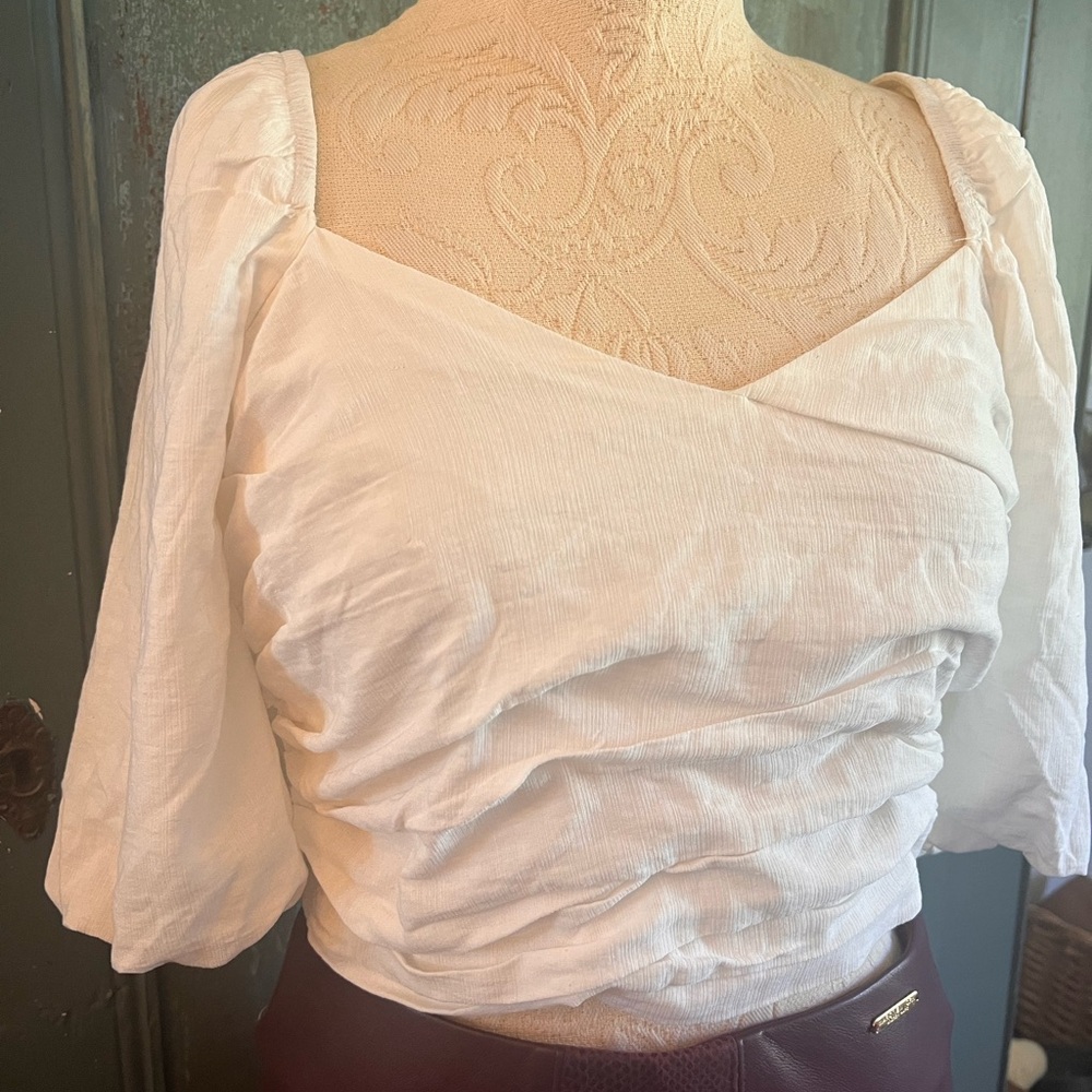Lulu’s White puff sleeve blouse